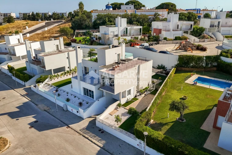 Moradia T4 para Venda em Albufeira e Olhos de Água Foto 33