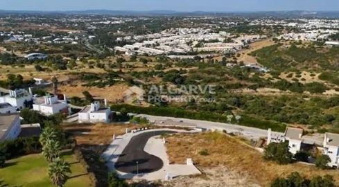 Terreno para Venda em Albufeira e Olhos de Água