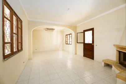 Moradia T6 para Venda em Loule (São Clemente)