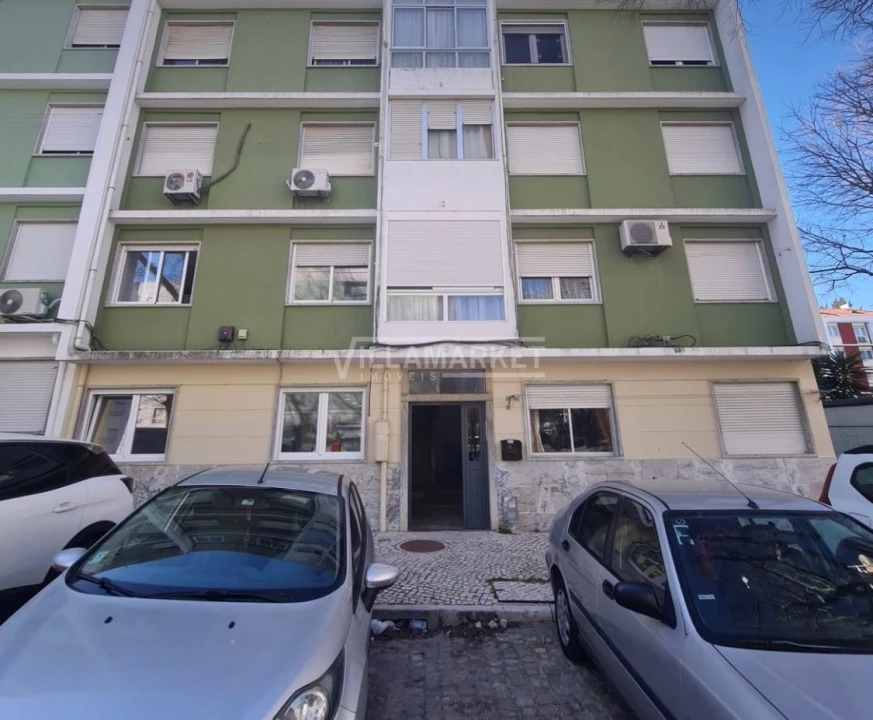 Apartamento T2 para Venda em Benfica Foto 2