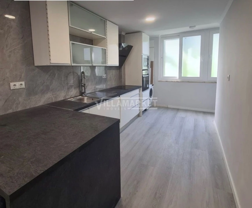 Apartamento T2 para Venda em Benfica Foto 1