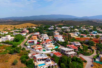 Moradia T4 para Venda em Mexilhoeira Grande
