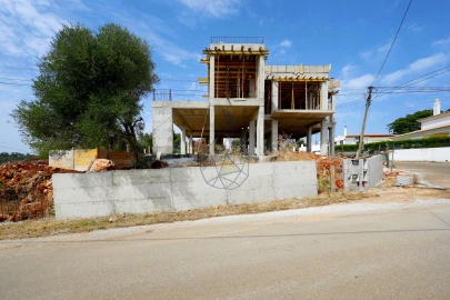 Moradia T4 para Venda em Mexilhoeira Grande