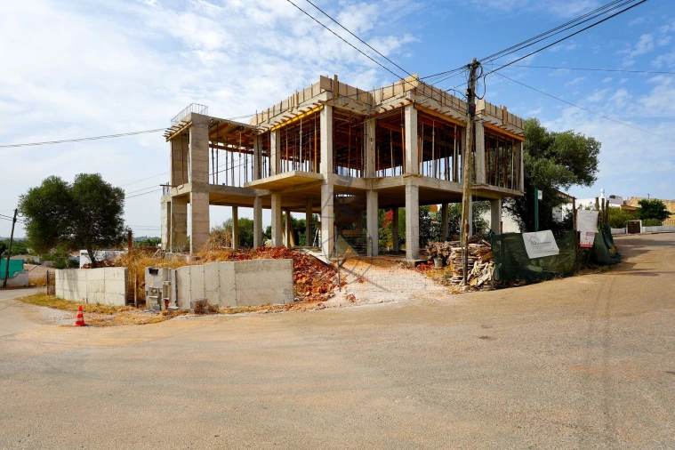 Moradia T4 para Venda em Mexilhoeira Grande Foto 4