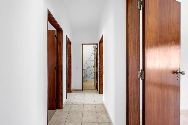 Apartamento T2 para Venda em Portimão Foto 11