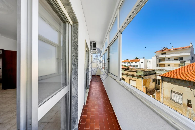 Apartamento T2 para Venda em Portimão Foto 8