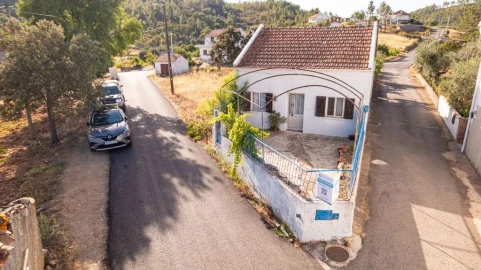 Moradia T2 para Venda em Sobreira Formosa e Alvito da Beira