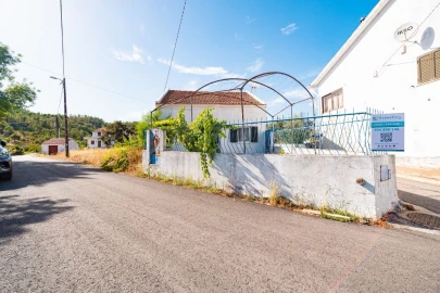 Moradia T2 para Venda em Sobreira Formosa e Alvito da Beira