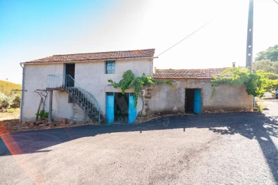 Moradia T2 para Venda em Sobreira Formosa e Alvito da Beira
