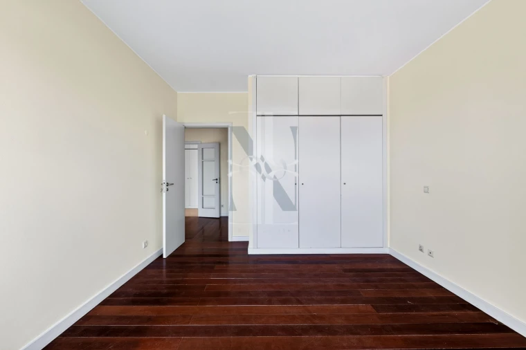 Apartamento T3 para Venda em Campo de Ourique Foto 17