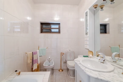 Moradia T4 para Venda em Folhadela
