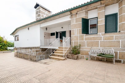 Moradia T4 para Venda em Folhadela