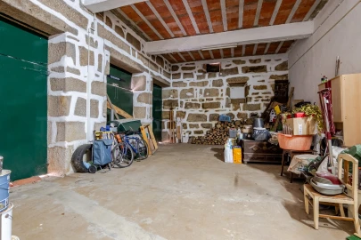 Moradia T4 para Venda em Folhadela