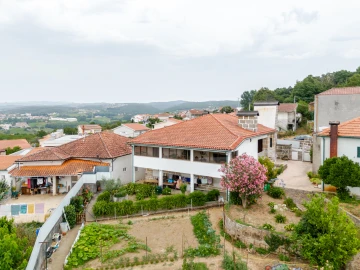 Moradia T4 para Venda em Folhadela