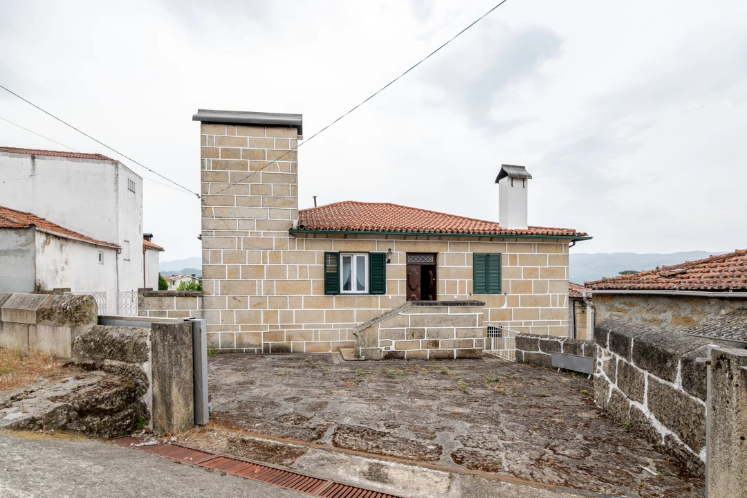 Moradia T4 para Venda em Folhadela Foto 52
