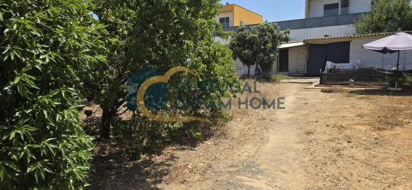 Terreno para Venda em Albufeira e Olhos de Água