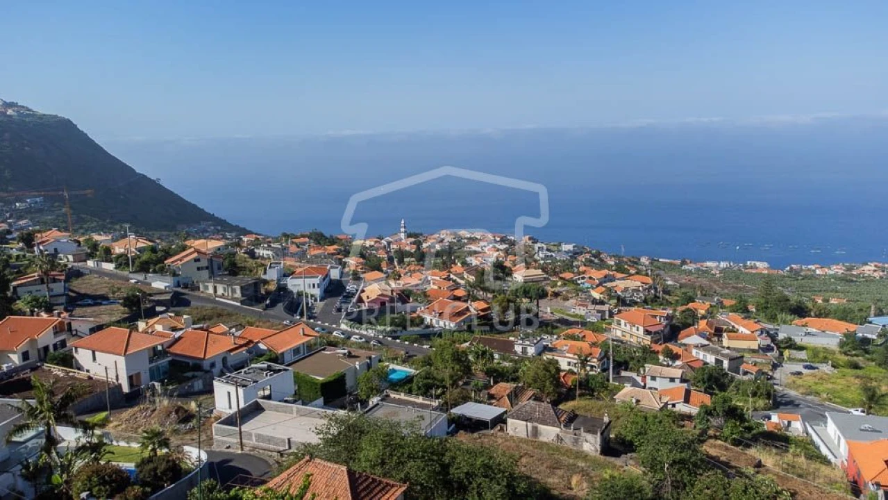 Terreno para Venda em Arco da Calheta Foto 7