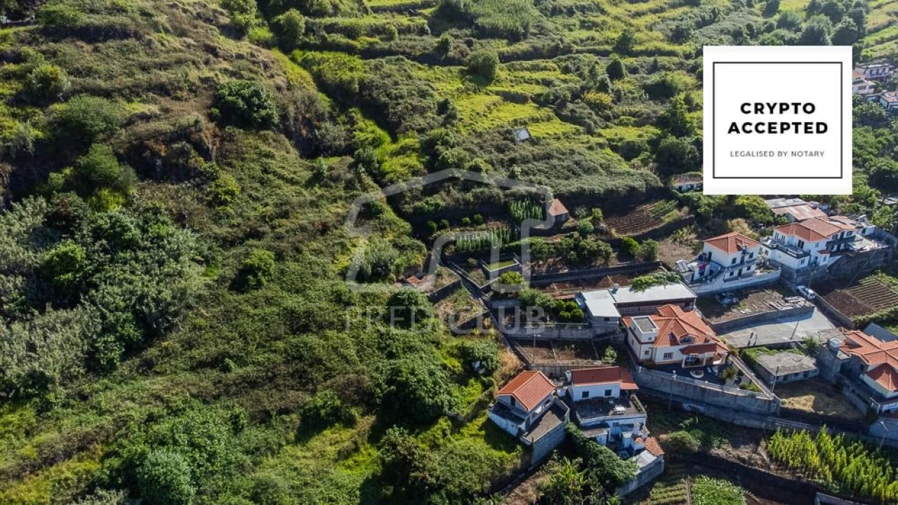 Terreno para Venda em Arco da Calheta Foto 1