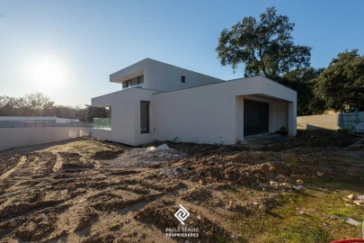 Moradia T4 para Venda em Pedroso e Seixezelo