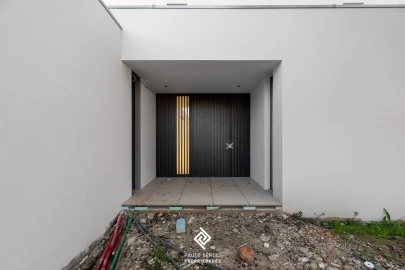 Moradia T4 para Venda em Pedroso e Seixezelo