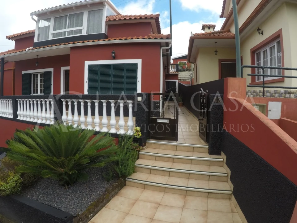 Moradia T3 para Venda em Faial Foto 2