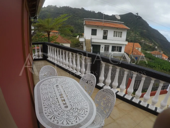 Moradia T3 para Venda em Faial Foto 17