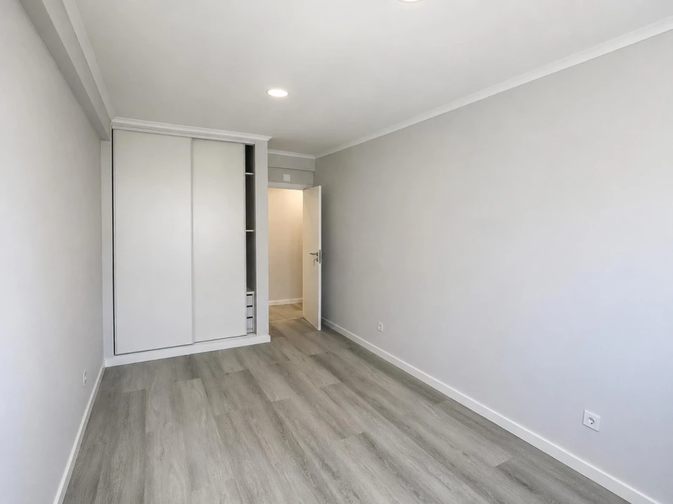 Apartamento T4 para Venda em Amora Foto 13