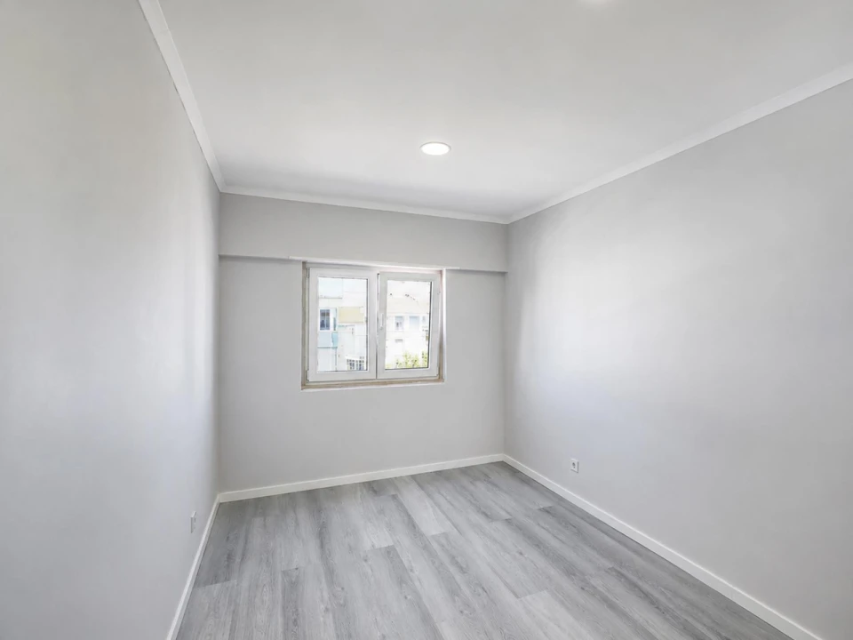 Apartamento T4 para Venda em Amora Foto 12