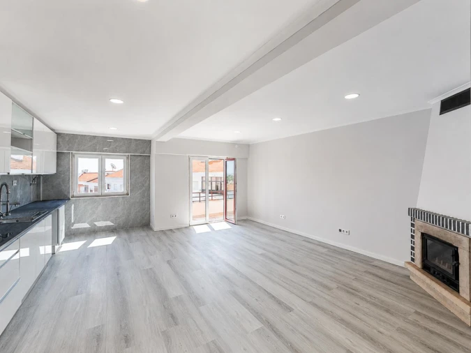 Apartamento T4 para Venda em Amora Foto 2