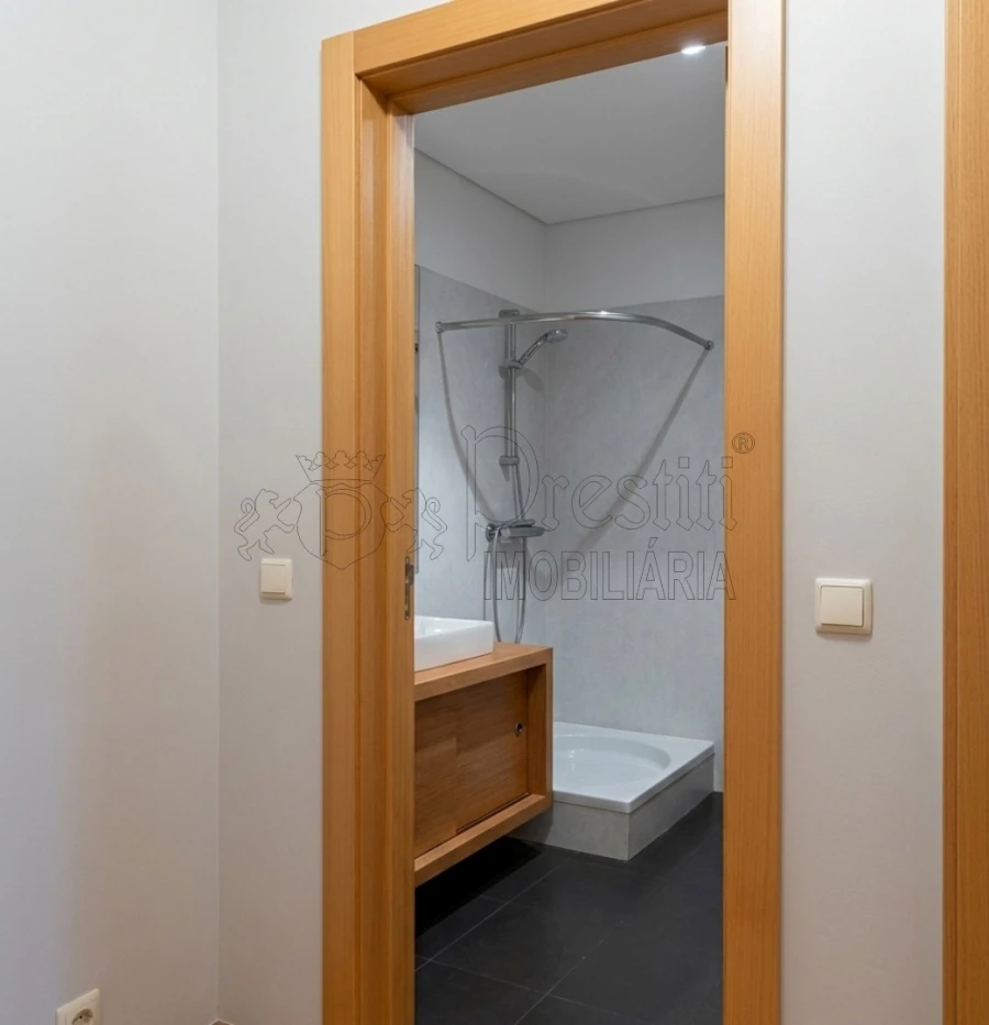 Apartamento T2 para Venda em Paranhos Foto 7
