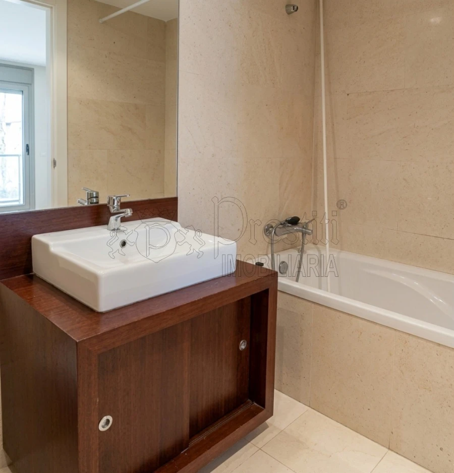 Apartamento T2 para Venda em Paranhos Foto 9