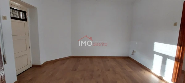 Moradia T8 para Venda em Sé e São Lourenço