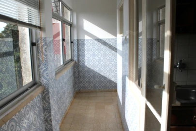 Apartamento T3 para Arrendamento em Santo Antonio dos Olivais