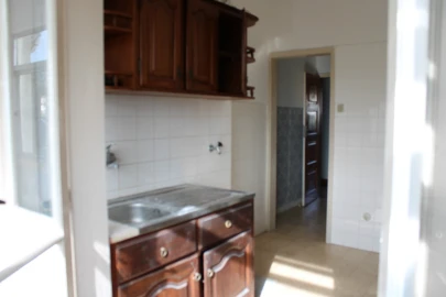 Apartamento T3 para Arrendamento em Santo Antonio dos Olivais