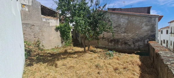 Moradia T3 para Venda em Miranda do Douro