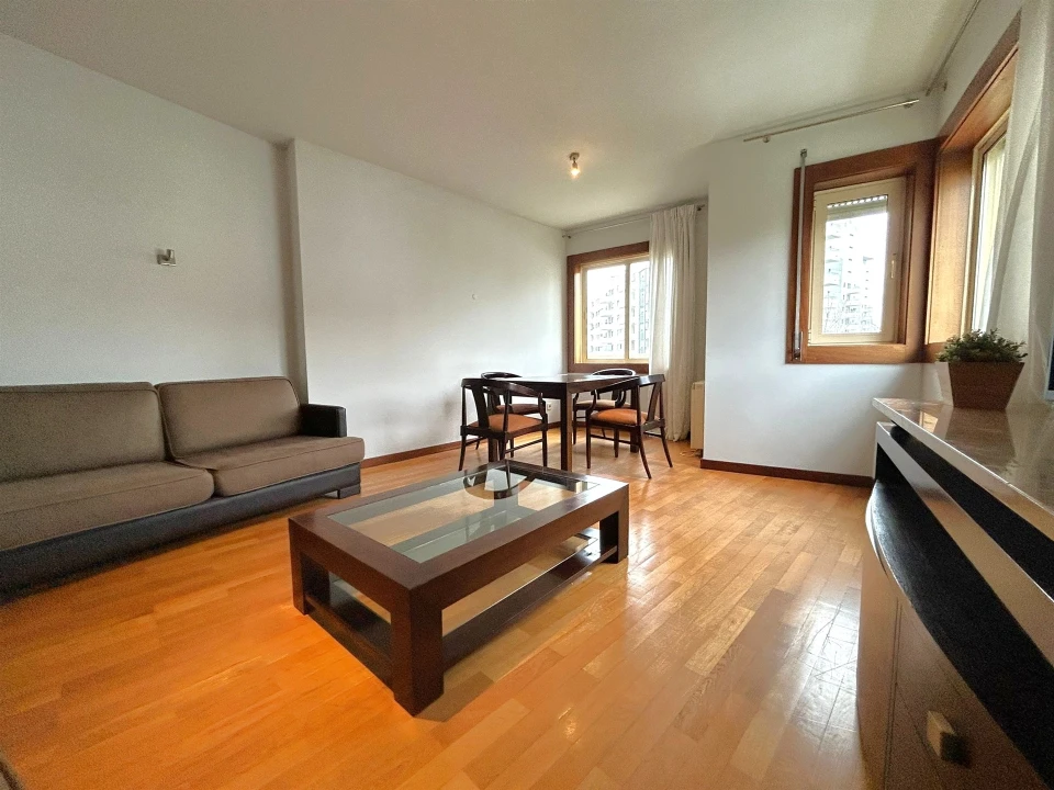 Apartamento T1 para Arrendamento em Aldoar, Foz do Douro e Nevogilde Foto 1