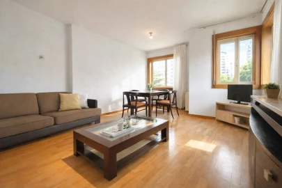Apartamento T1 para Arrendamento em Aldoar, Foz do Douro e Nevogilde