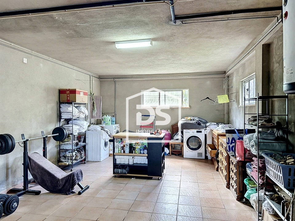Moradia T6 para Venda em São Cipriano e Vil de Souto Foto 42