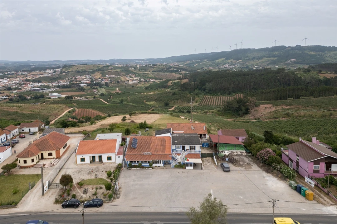 Moradia T4 para Venda em Painho e Figueiros Foto 1