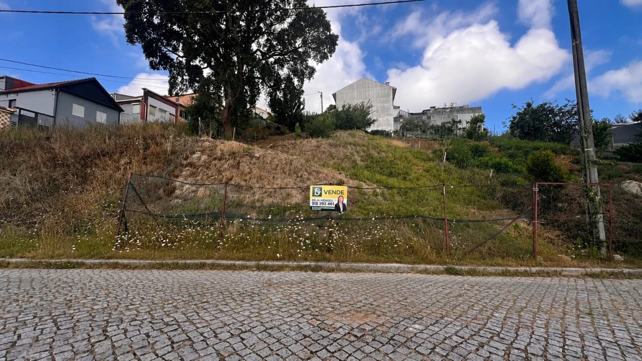 Terreno para Venda em Pedroso e Seixezelo Foto 1