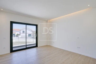 Moradia T4 para Venda em Aveiras de Cima