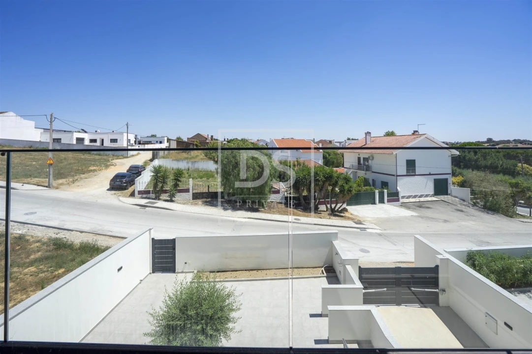 Moradia T4 para Venda em Aveiras de Cima Foto 32