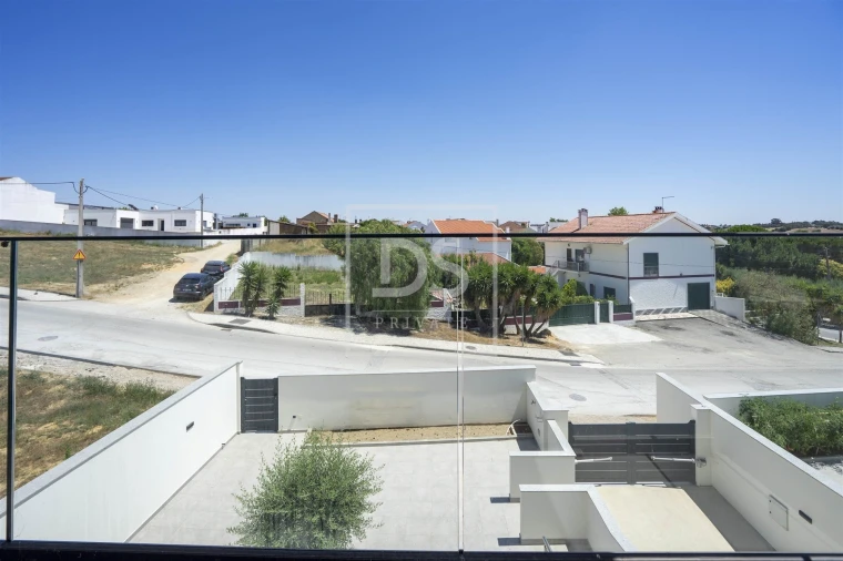 Moradia T4 para Venda em Aveiras de Cima Foto 32