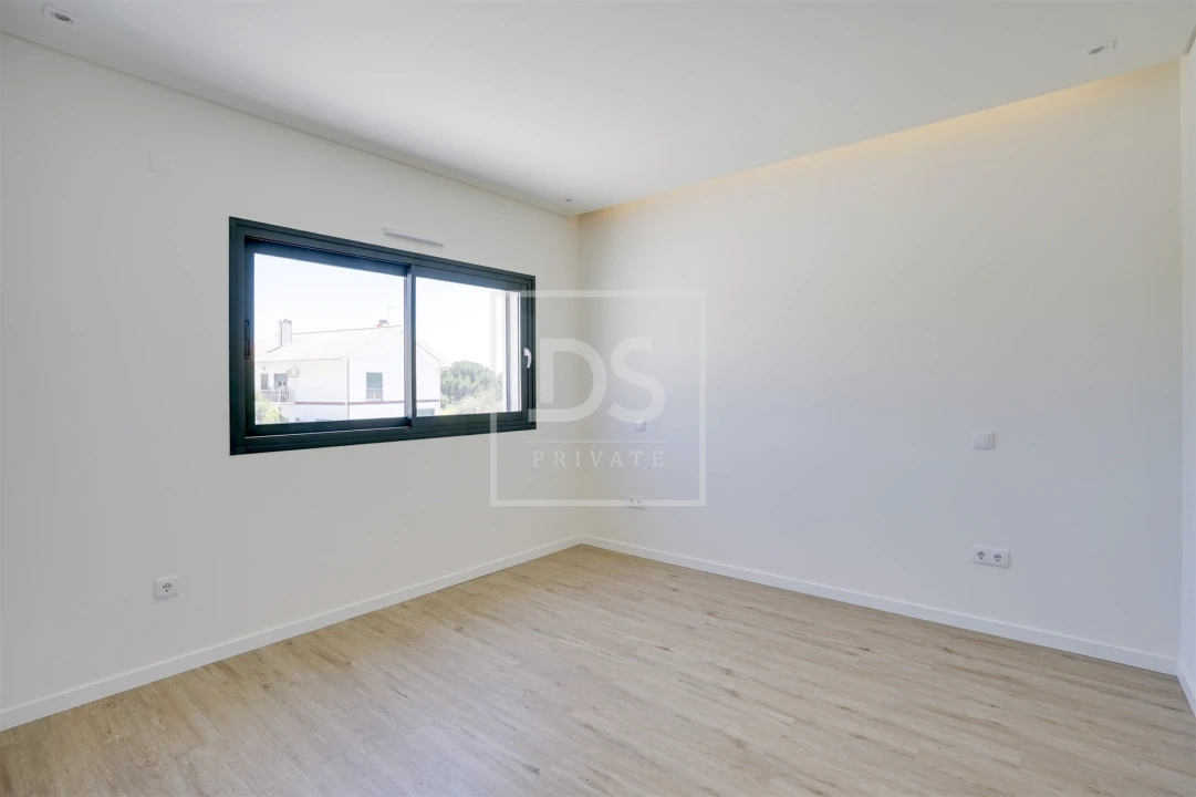Moradia T4 para Venda em Aveiras de Cima Foto 2