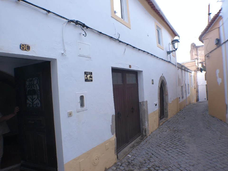 Moradia T4 para Venda em Assunção, Ajuda, Salvador e Santo Ildefonso Foto 2