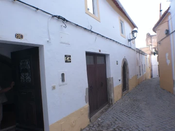 Moradia T4 para Venda em Assunção, Ajuda, Salvador e Santo Ildefonso