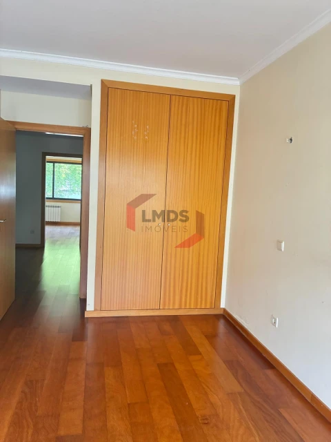 Apartamento T5 para Venda em Paranhos