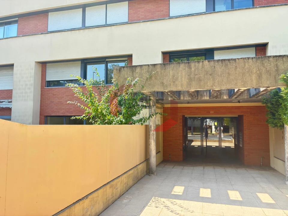 Apartamento T5 para Venda em Paranhos Foto 1
