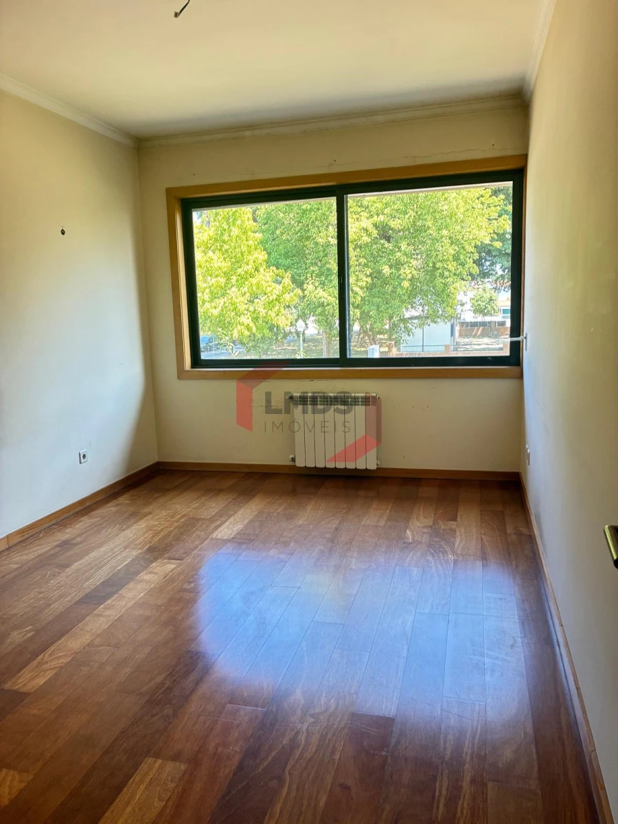 Apartamento T5 para Venda em Paranhos Foto 15