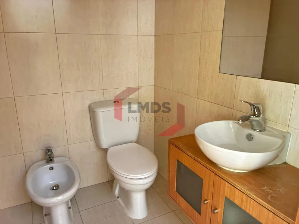 Apartamento T5 para Venda em Paranhos Foto 19